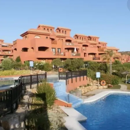 Apart-hotel De Dos Y Un Bano Con Piscinas Y Jardines Cercano A La Playa