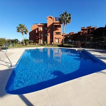 De Dos Y Un Bano Con Piscinas Y Jardines Cercano A La Playa Hotel apartamentowy