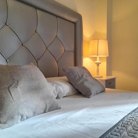 De Dos Y Un Bano Con Piscinas Y Jardines Cercano A La Playa Hotel apartamentowy